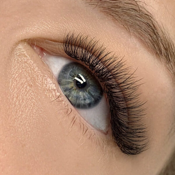 Eye Lash Extensions